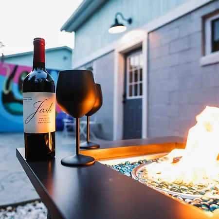 Industrial Loft W Fire Pit Walk To Dining-3